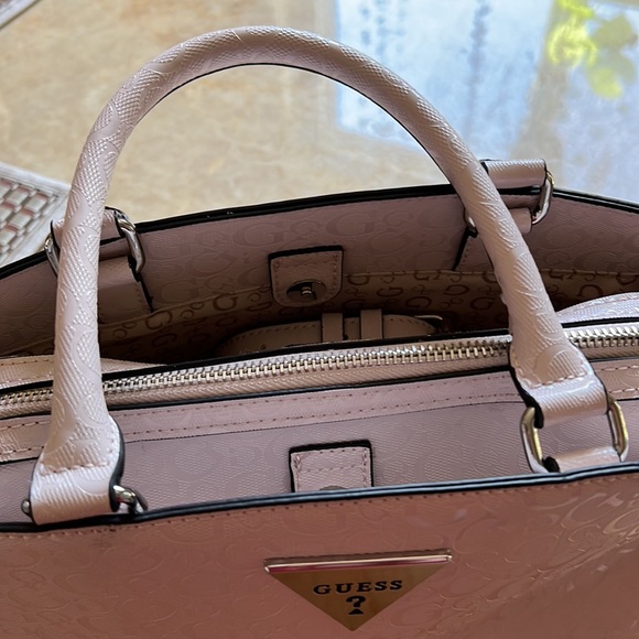 Guess Satchel/ Crossbody - Picture 15 of 15